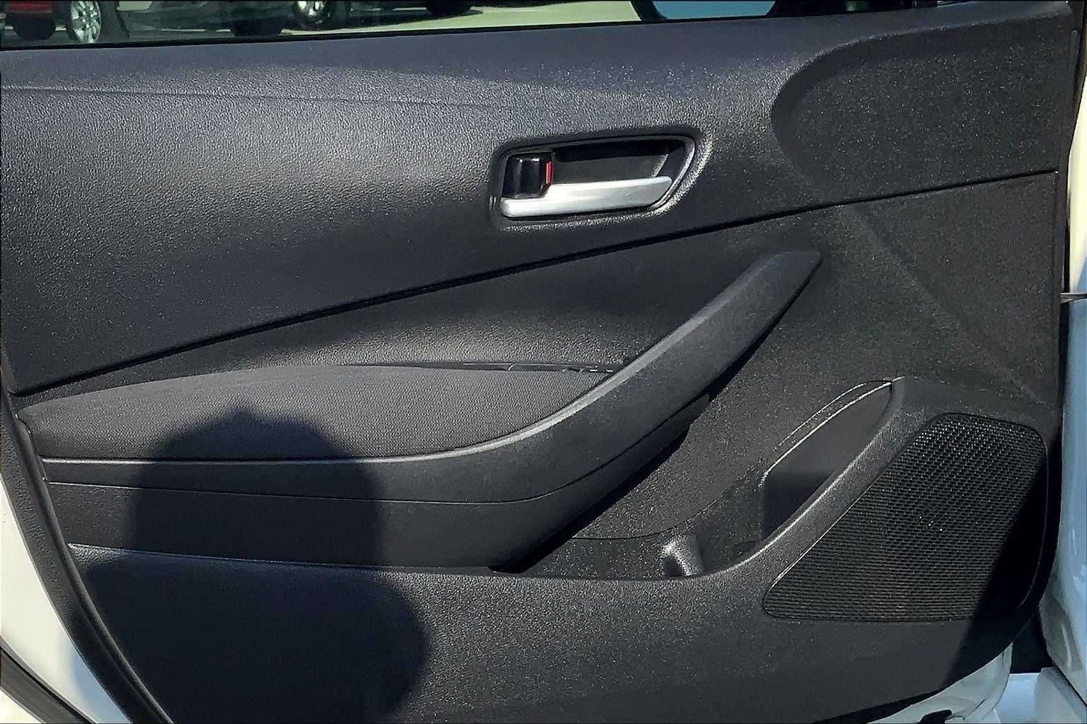 2020 Toyota Corolla LE photo 20