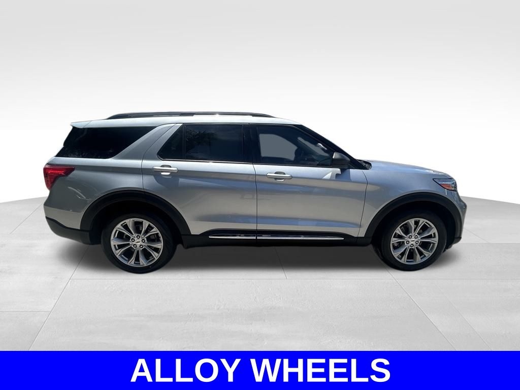 2022 Ford Explorer XLT photo 3