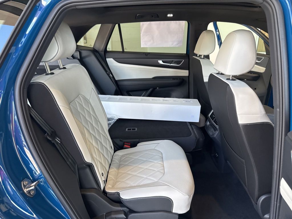 2026 Volkswagen Atlas Cross Sport SEL Premium R-Line photo 14