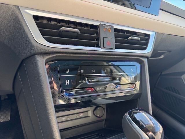 2025 Volkswagen Taos SE photo 22