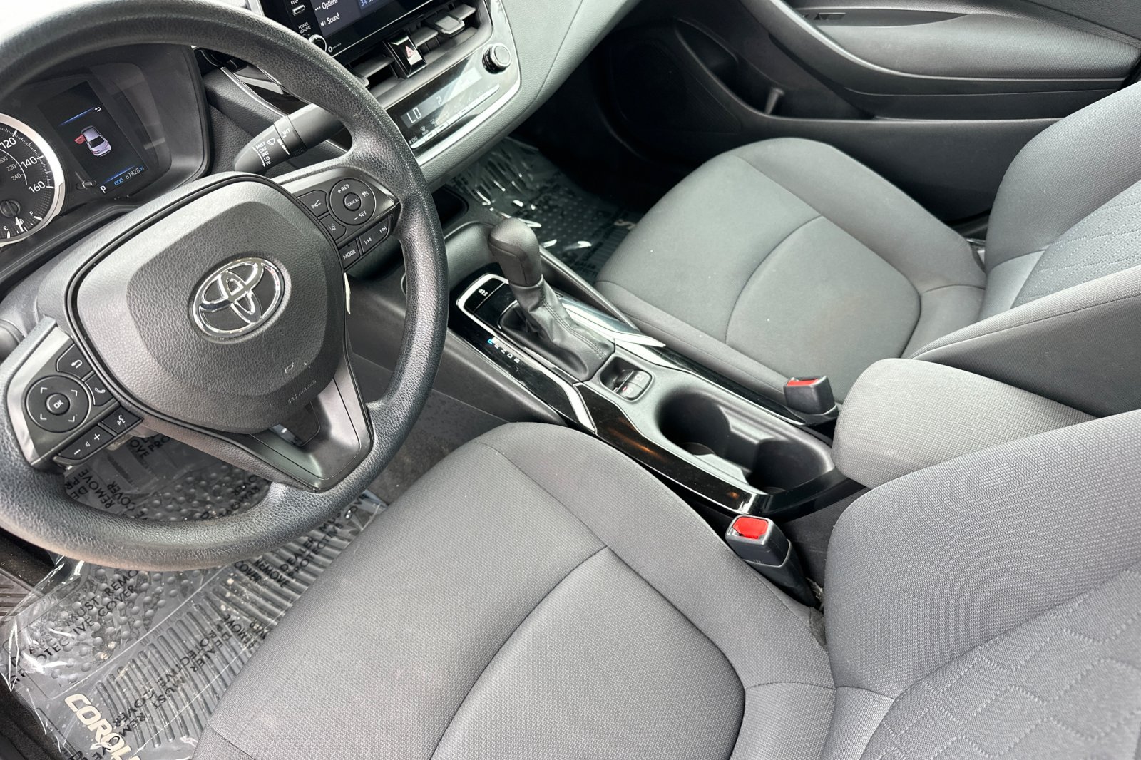 2021 Toyota Corolla LE photo 6