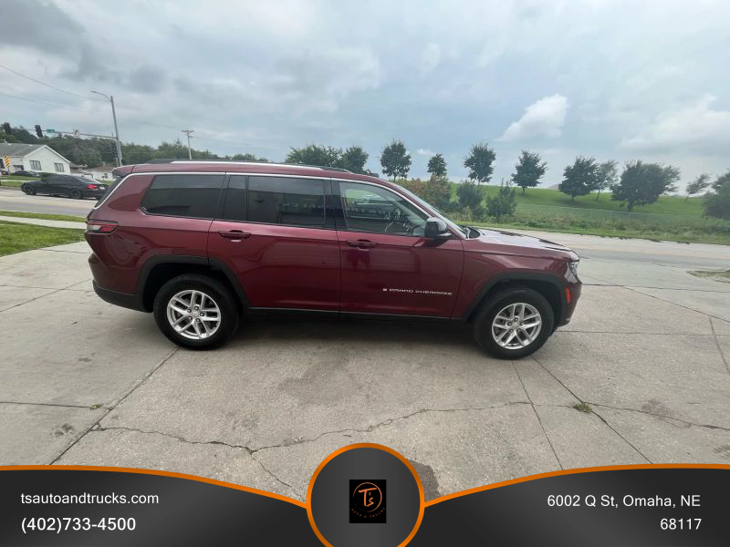 2023 Jeep Grand Cherokee Laredo Sport photo 4
