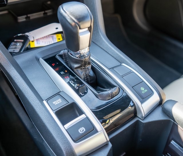 2018 Honda Civic Touring photo 23