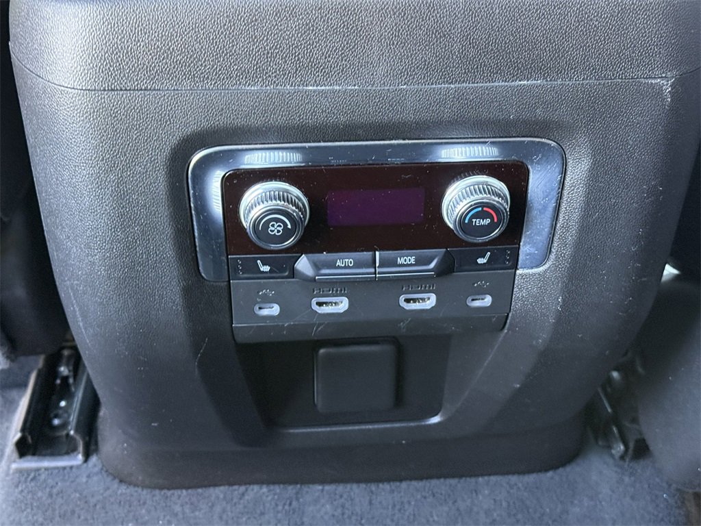 2021 GMC YUKON XL - Image 29