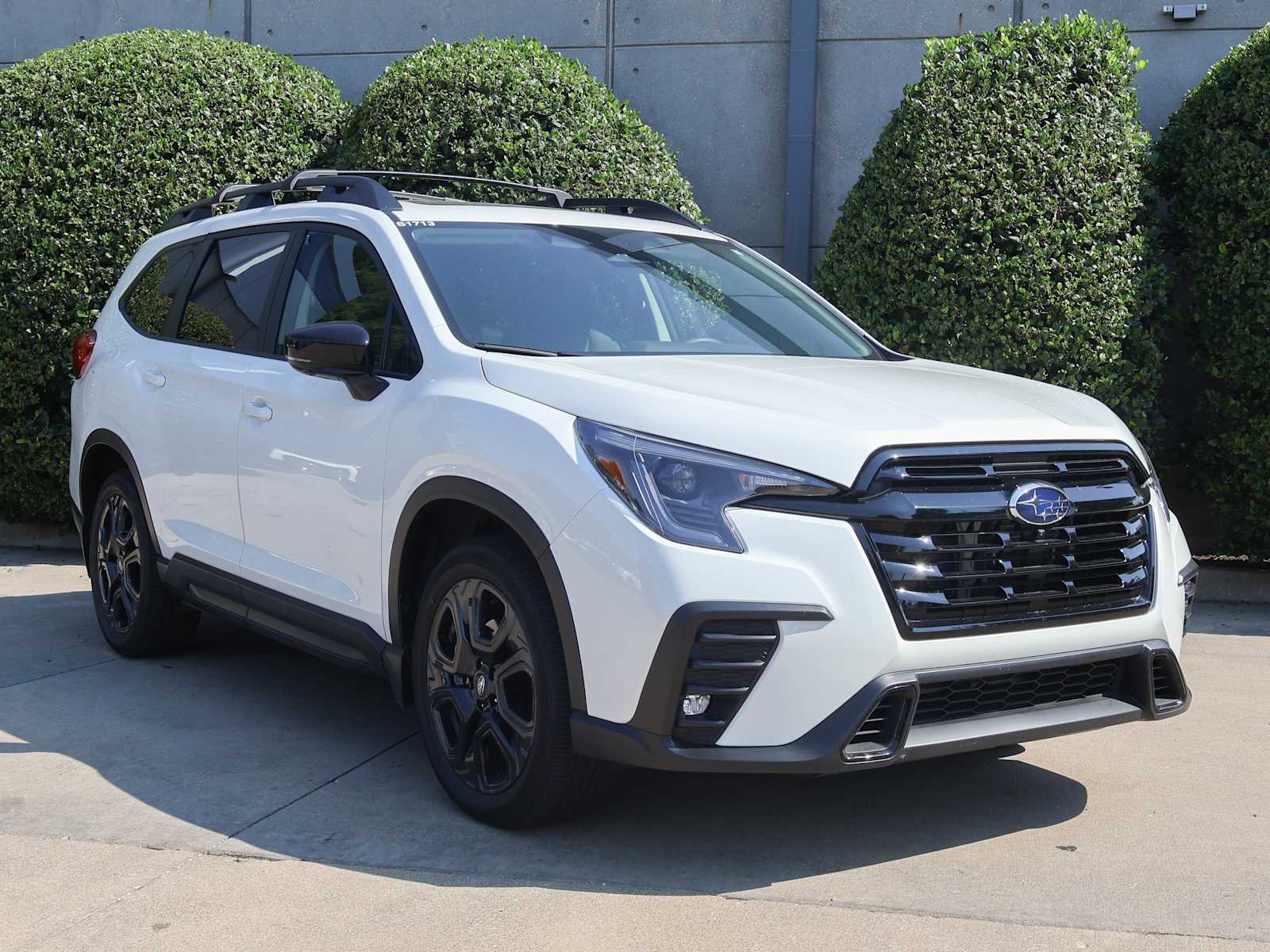 2025 Subaru Ascent Onyx Edition Touring photo 3