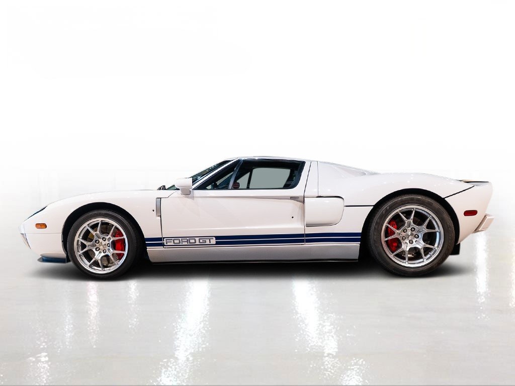 2005 Ford GT Base photo 3