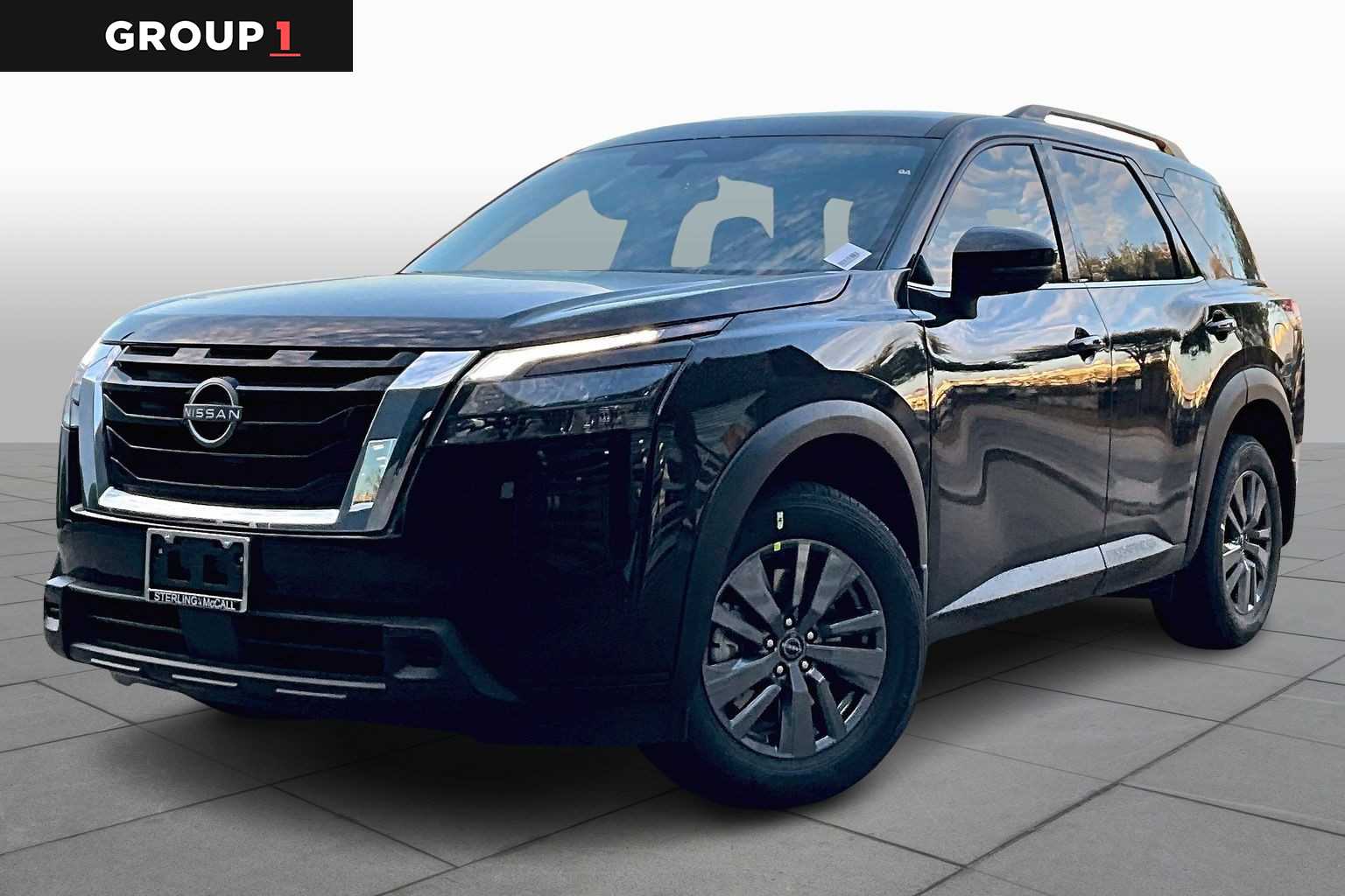 2025 Nissan Pathfinder SV's photo