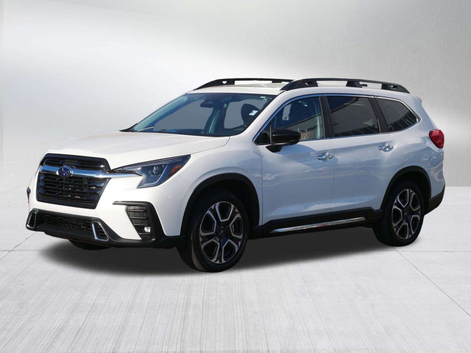 2024 Subaru Ascent Touring photo 3