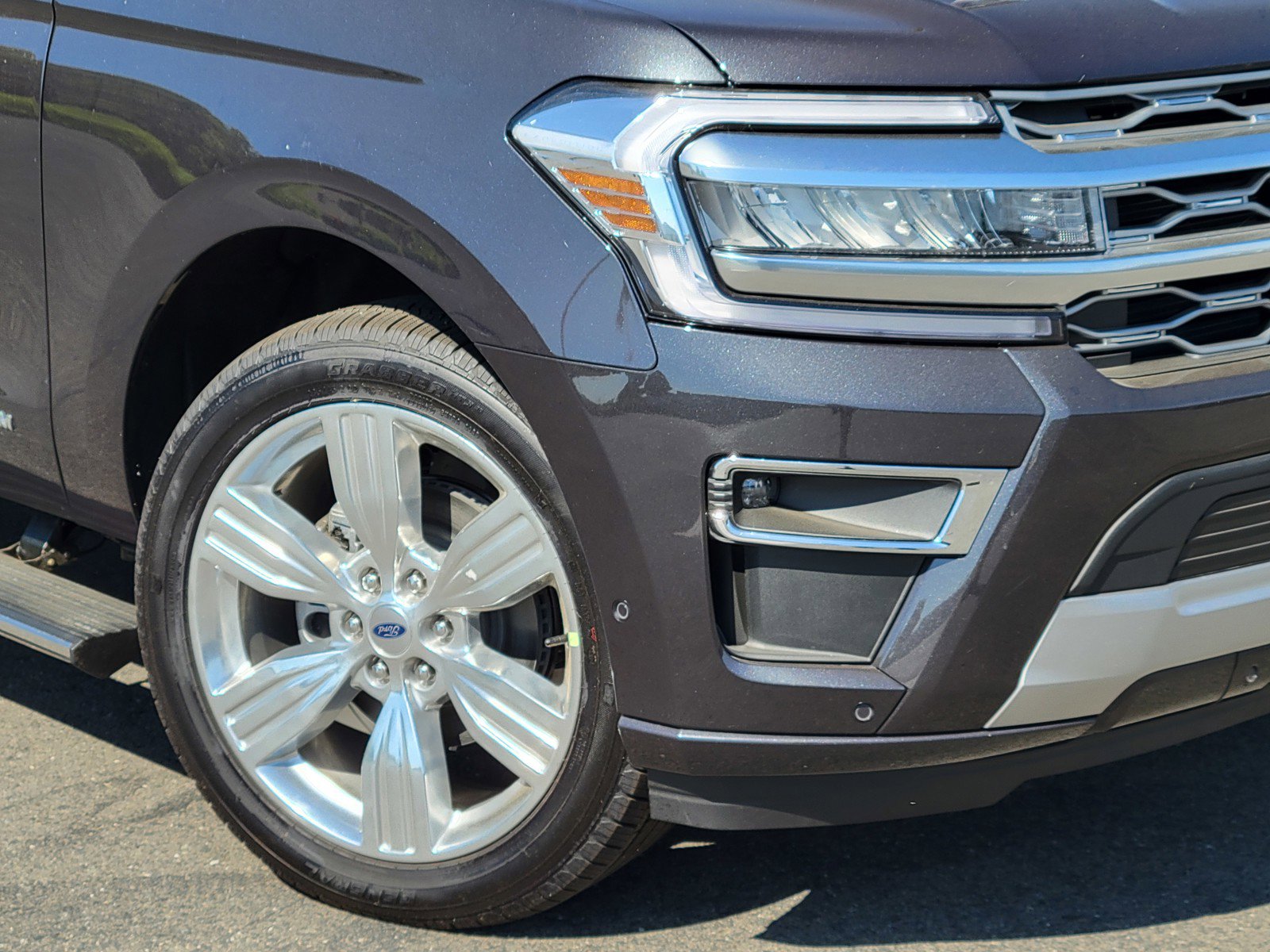 2024 Ford Expedition Platinum photo 3