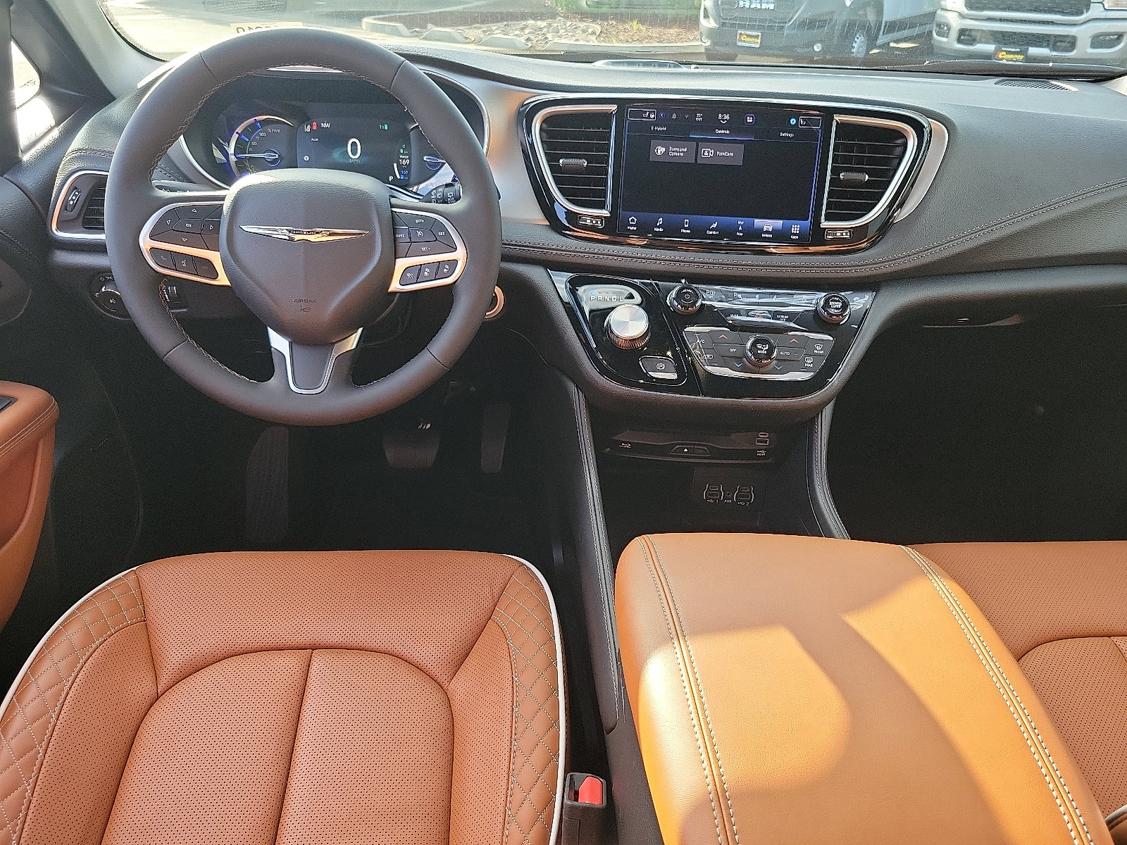 2025 Chrysler Pacifica Hybrid Pinnacle photo 4