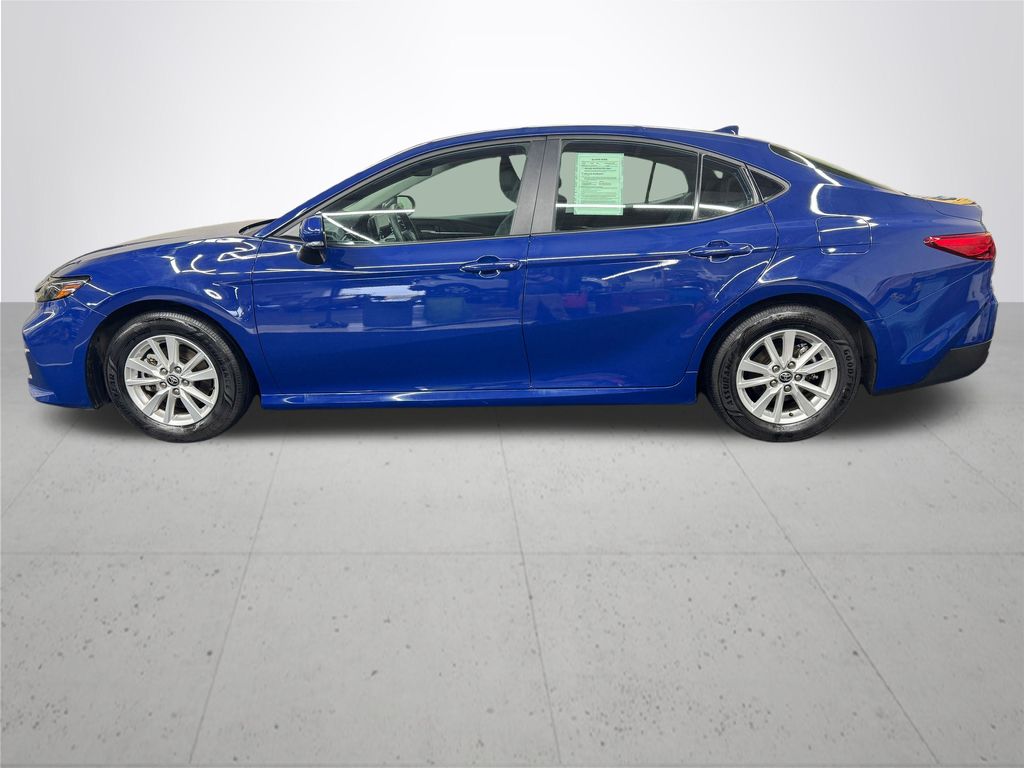 2025 Toyota Camry LE photo 3