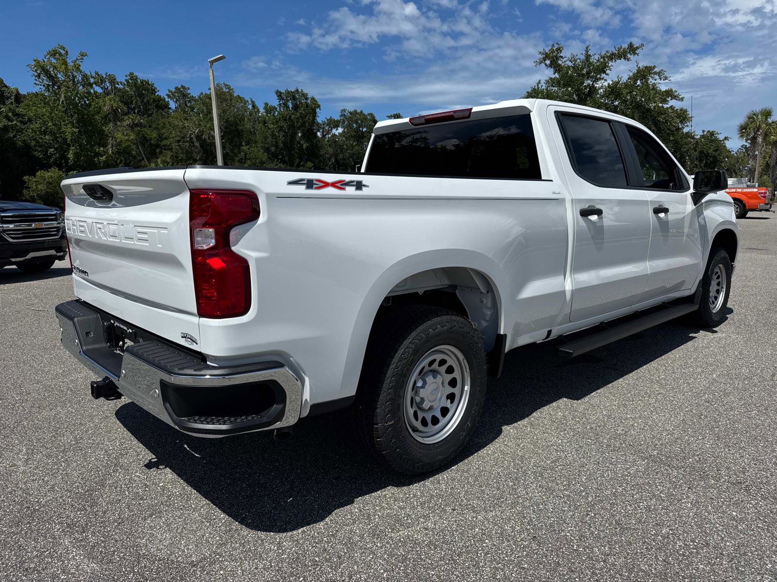 2025 Chevrolet Silverado 1500 photo 3