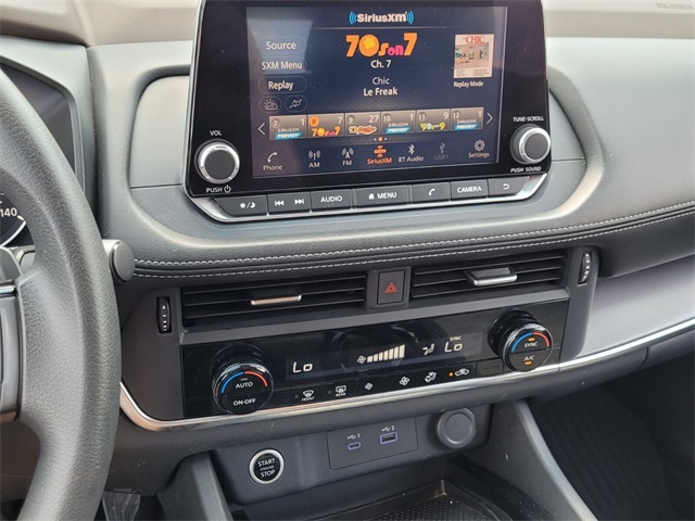 2023 Nissan Rogue SV photo 18
