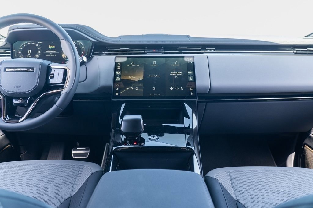 2025 Land Rover Range Rover Sport photo 15