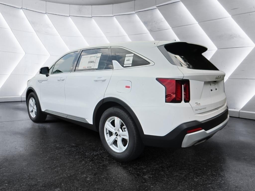 2025 Kia Sorento LX photo 3