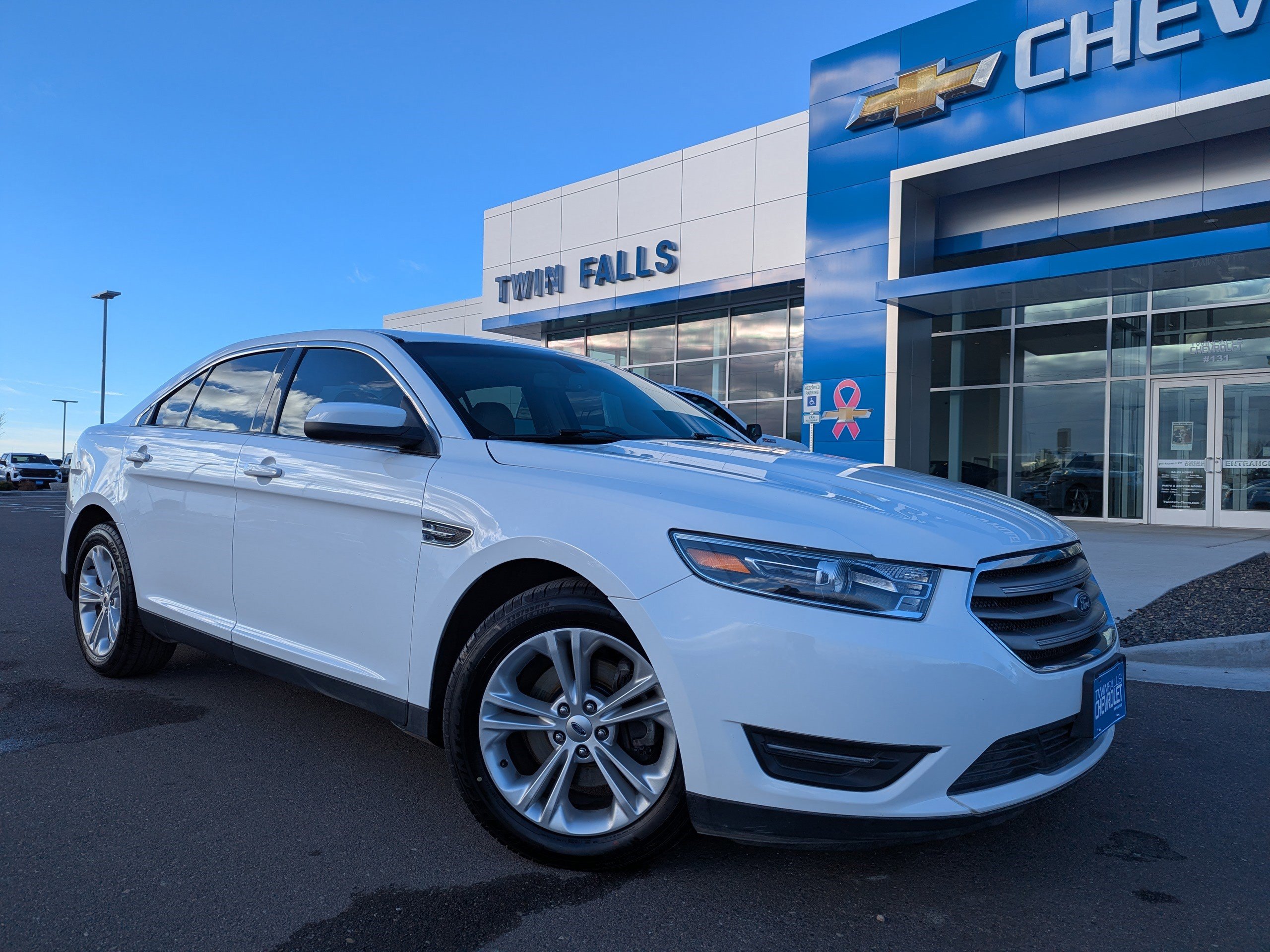 2018 Ford Taurus SEL's photo