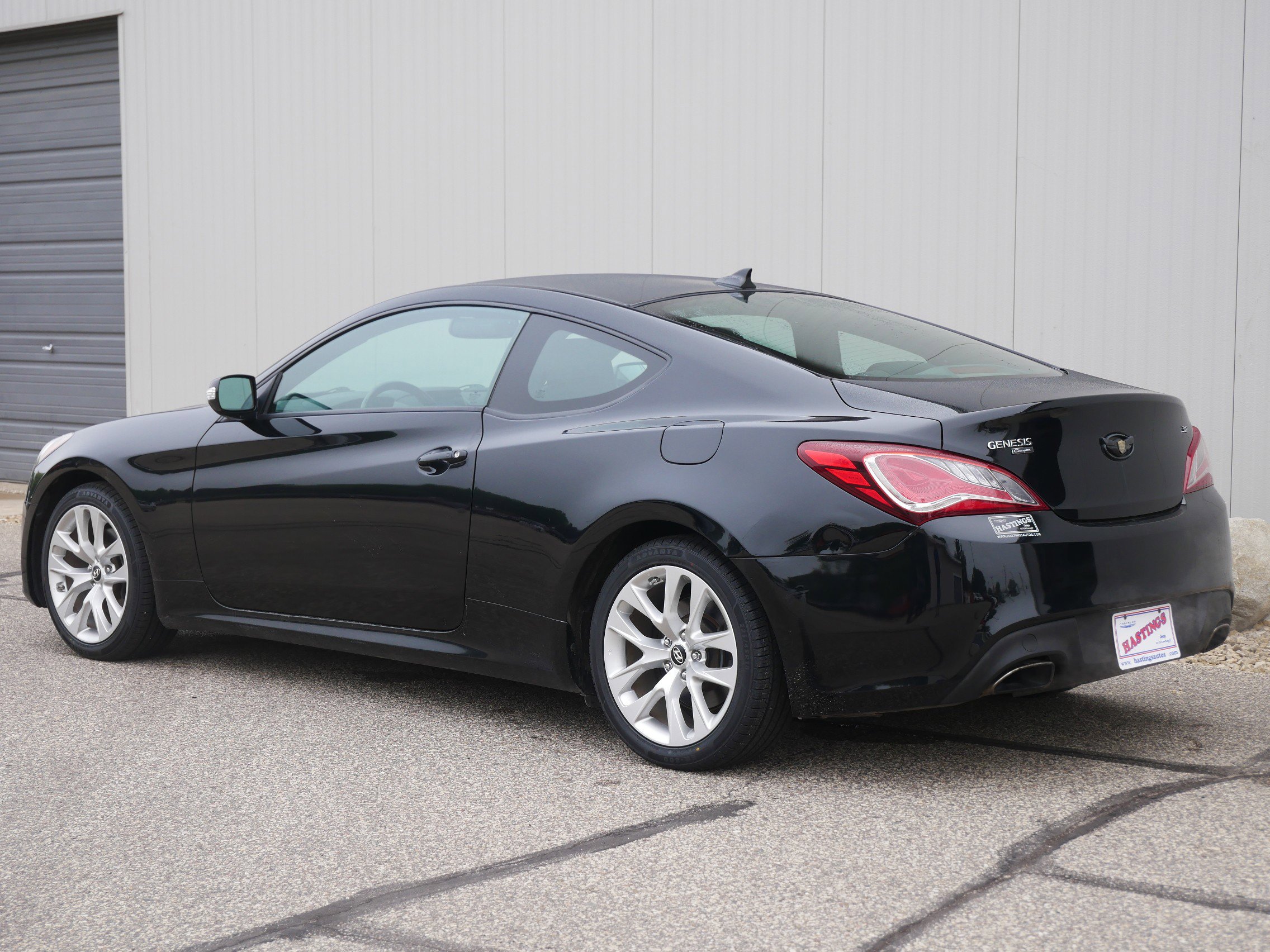 2015 Hyundai Genesis Coupe Base photo 3