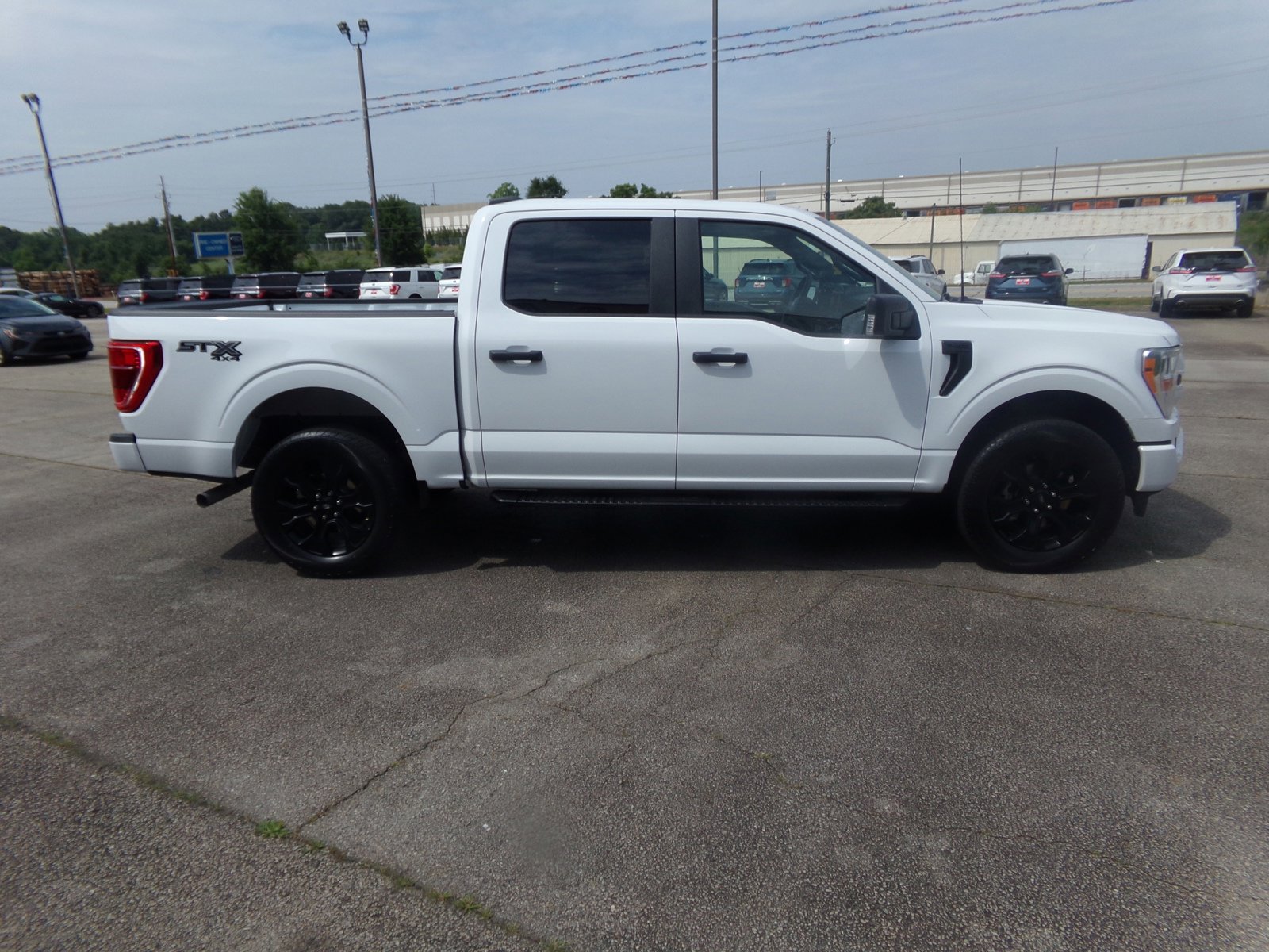 2022 Ford F-150 XL photo 2