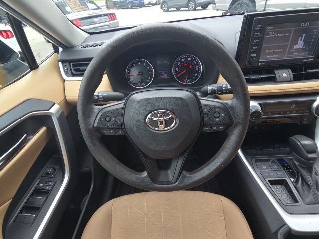2022 Toyota RAV4 XLE photo 19