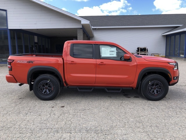 2025 Nissan Frontier PRO-4X photo 2