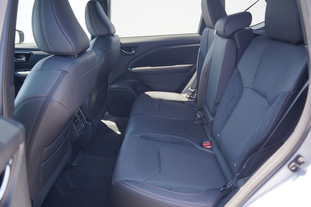 2025 Subaru Forester Touring photo 3