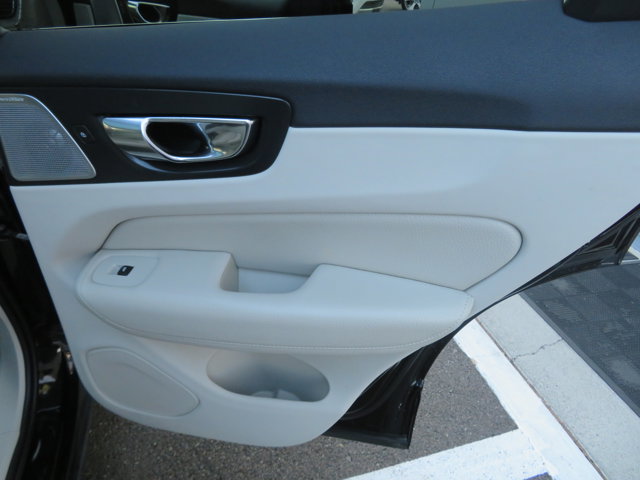 2018 Volvo XC60 Inscription photo 9