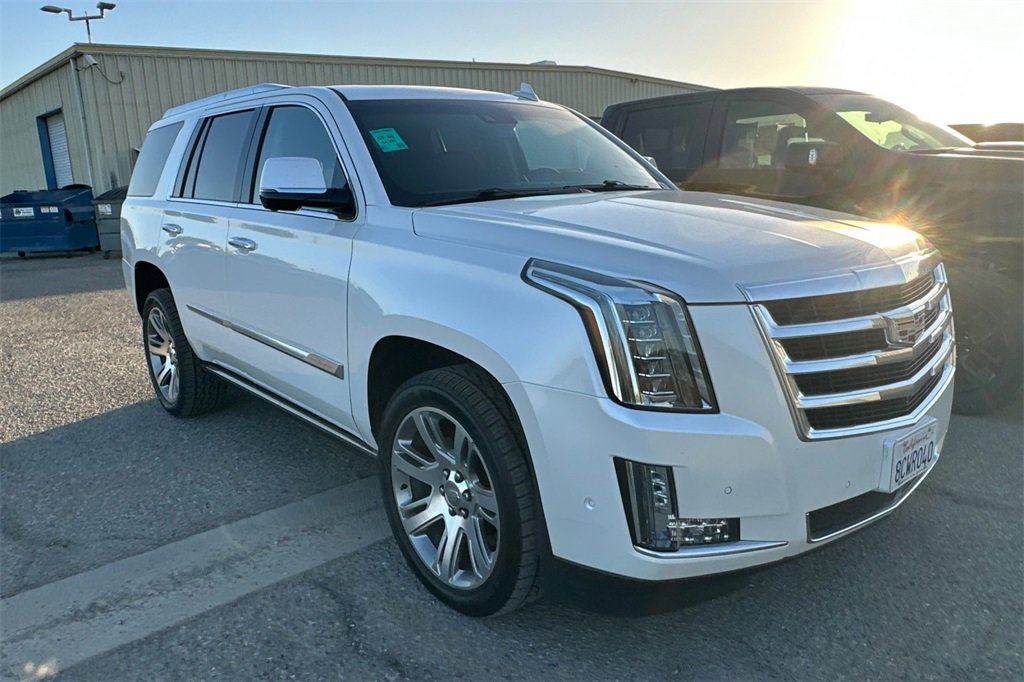2017 Cadillac Escalade Premium Luxury photo 2