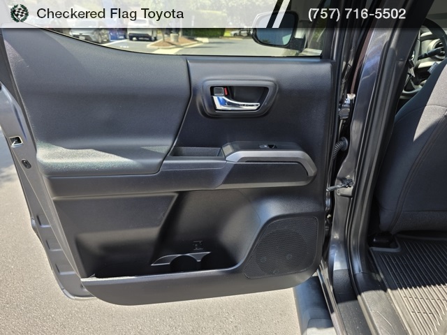 2020 Toyota Tacoma TRD Sport V6 photo 38