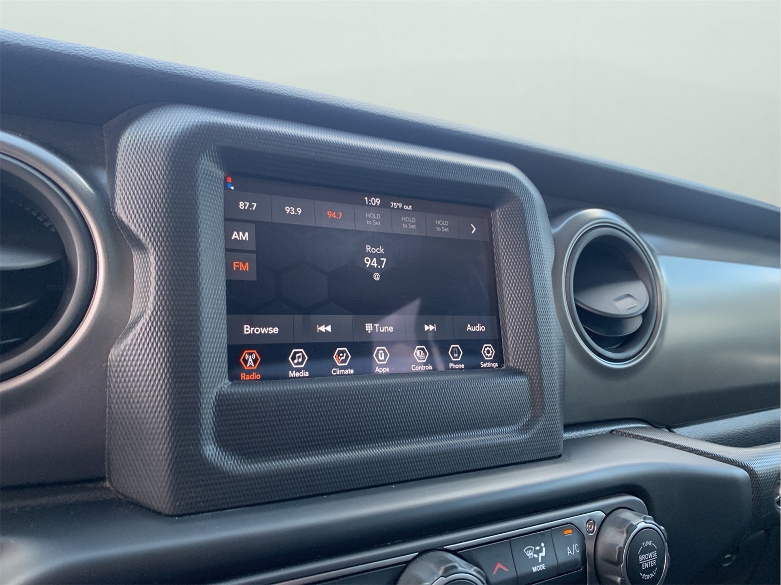 2023 Jeep Gladiator Sport S photo 19