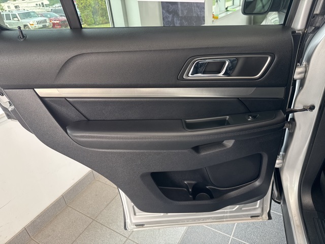 2019 Ford Explorer XLT photo 15