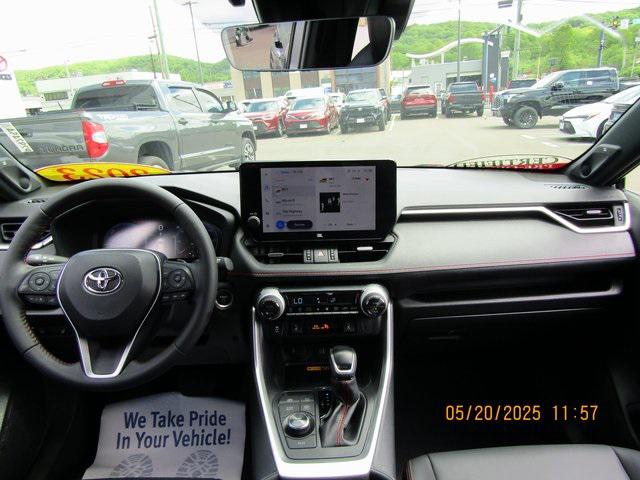 Image 4 of GOLD CERTIFIED 2023 Toyota RAV4 PRIME AWD