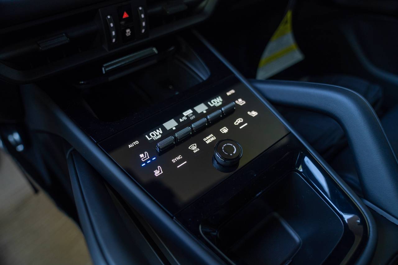 2025 Porsche Cayenne GTS photo 24
