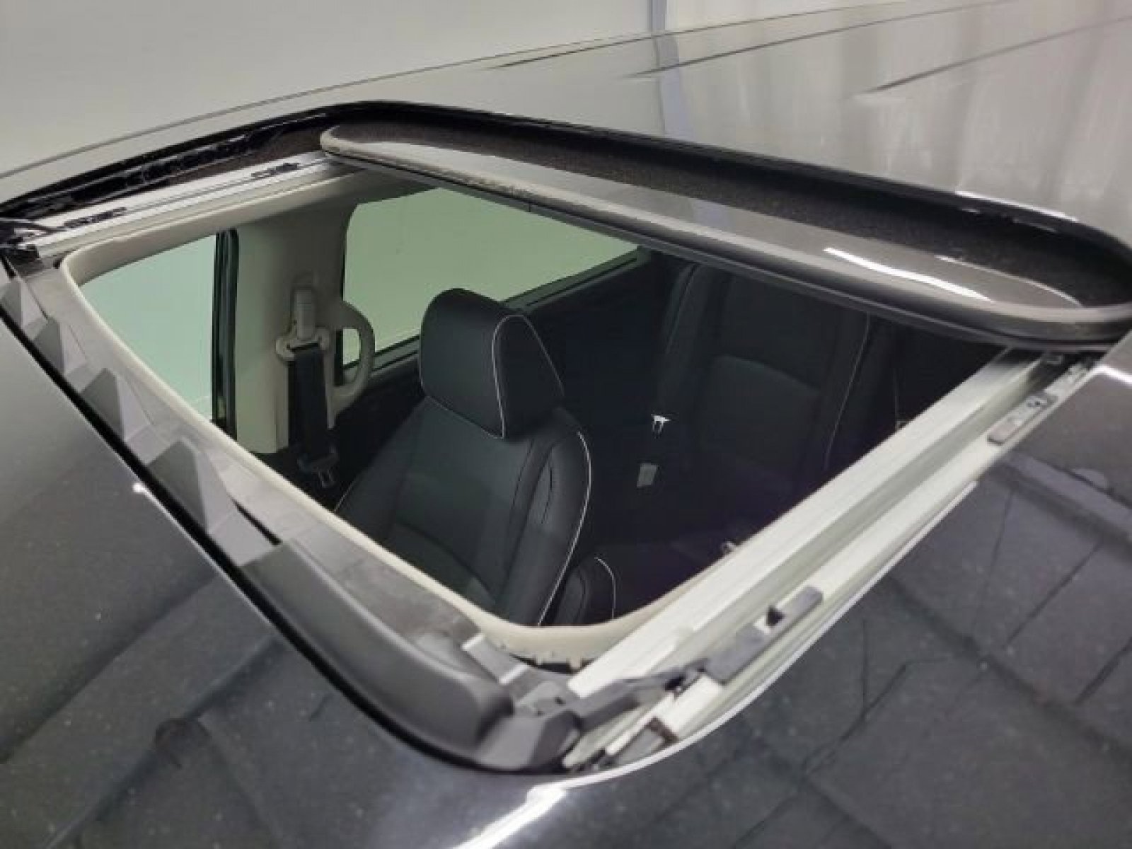 2026 Honda Odyssey Touring photo 3