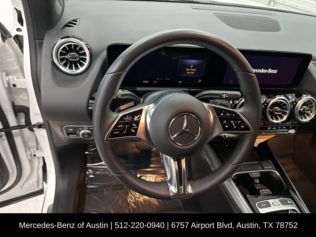 2025 Mercedes Benz GLA 250 photo 8
