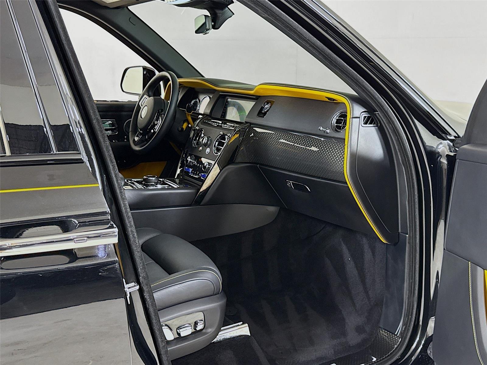 2023 Rolls Royce Cullinan Black Badge photo 33