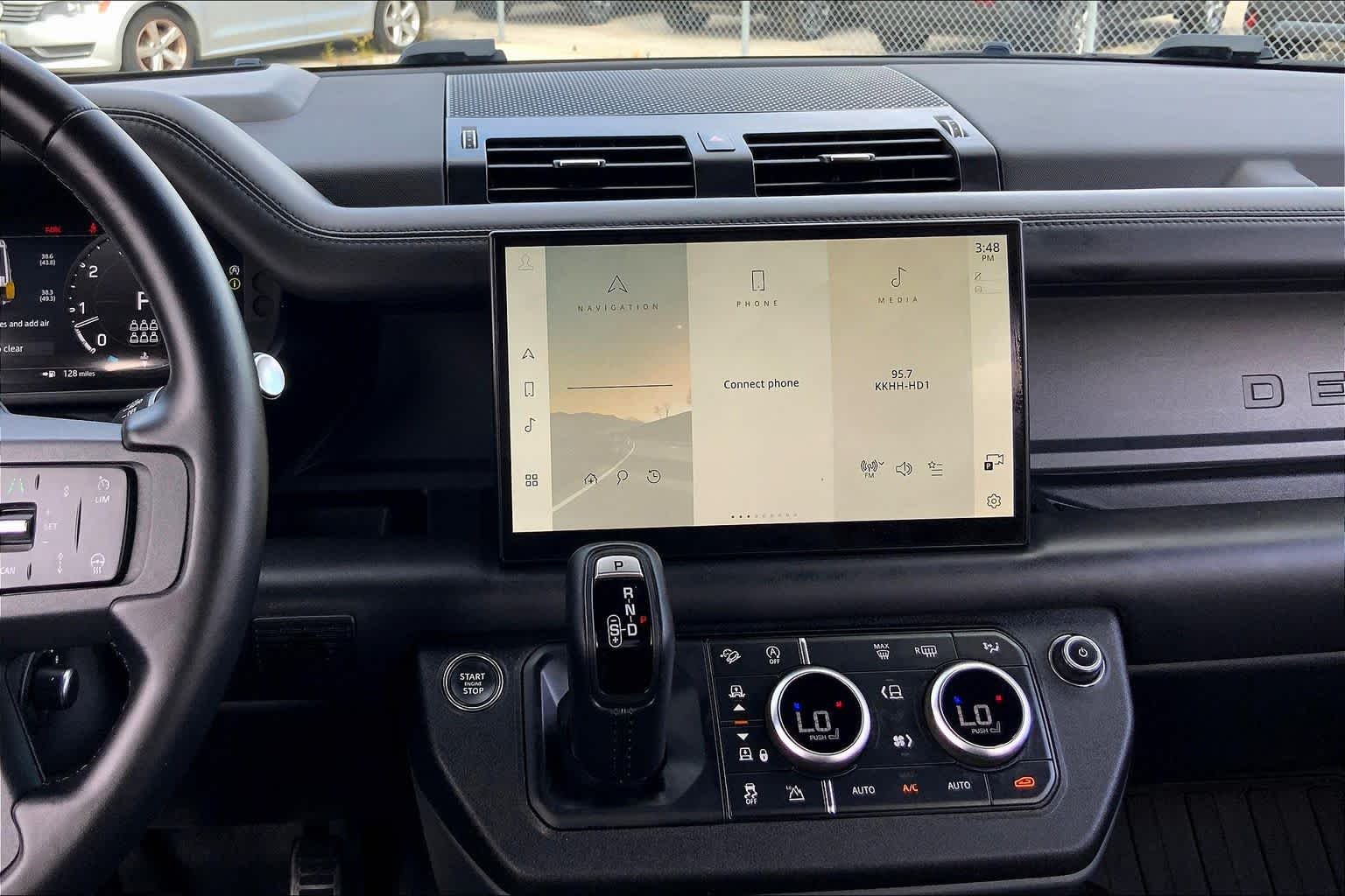 2024 Land Rover Defender 130 X photo 4