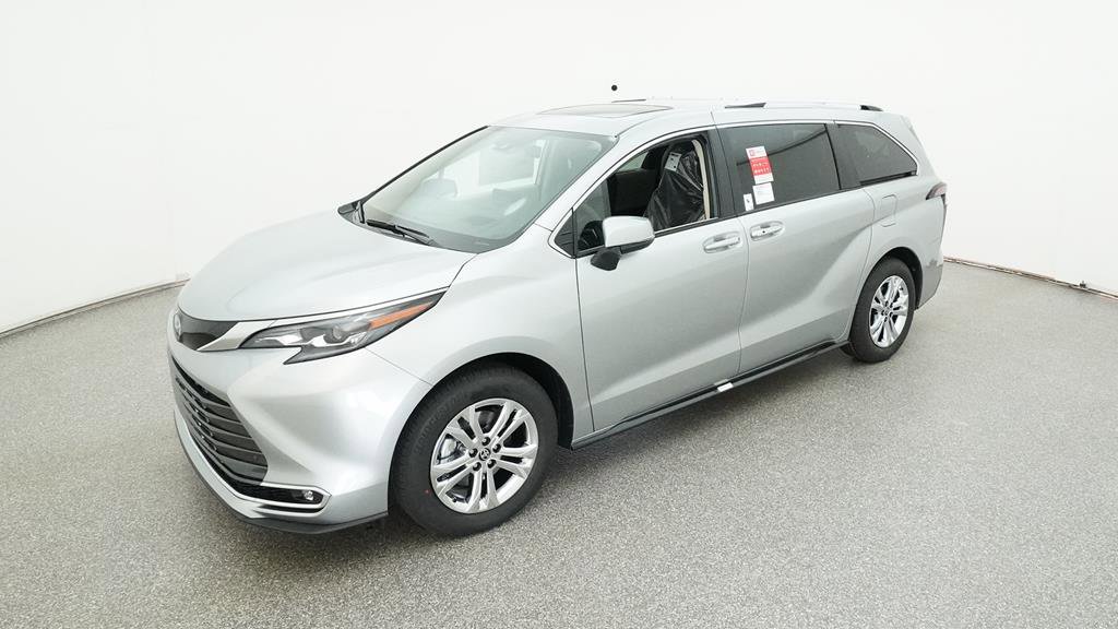 2024 Toyota Sienna Platinum's photo