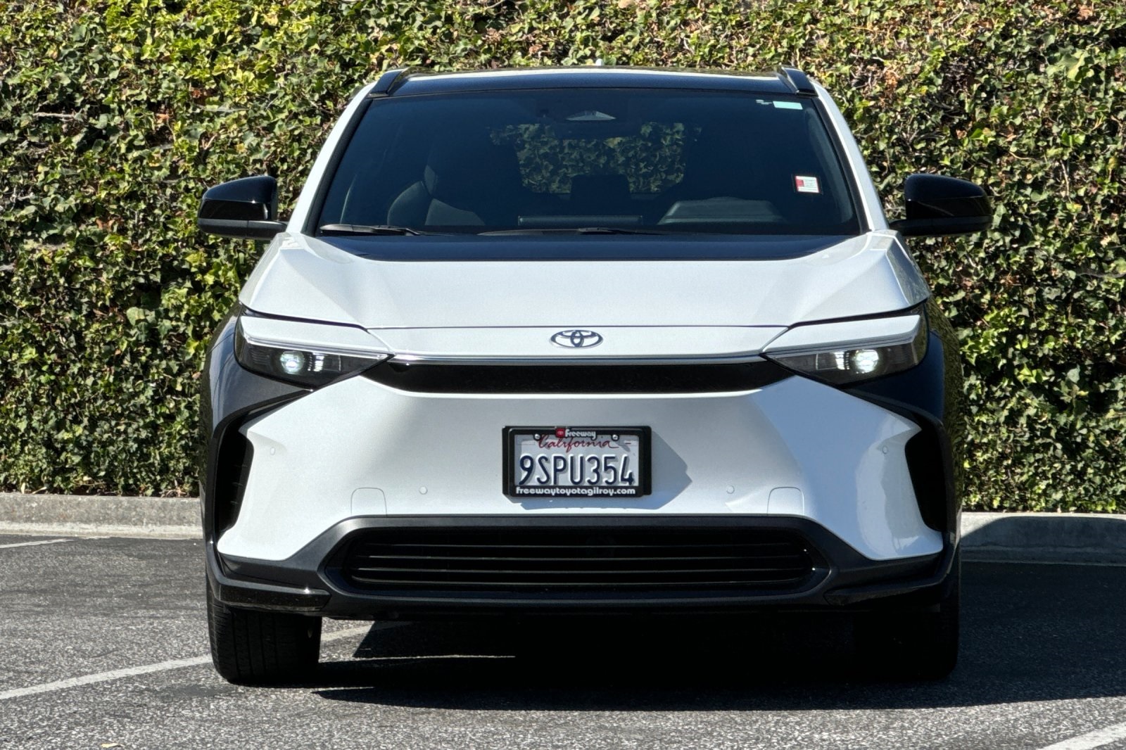2025 Toyota bZ4X XLE photo 9