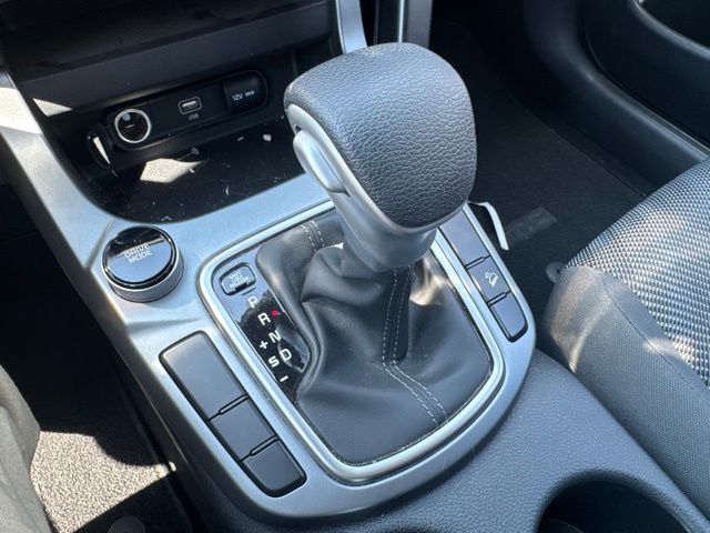 2024 Kia Seltos LX photo 27