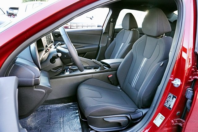Used 2025 Red Hyundai SEL Sport image 13