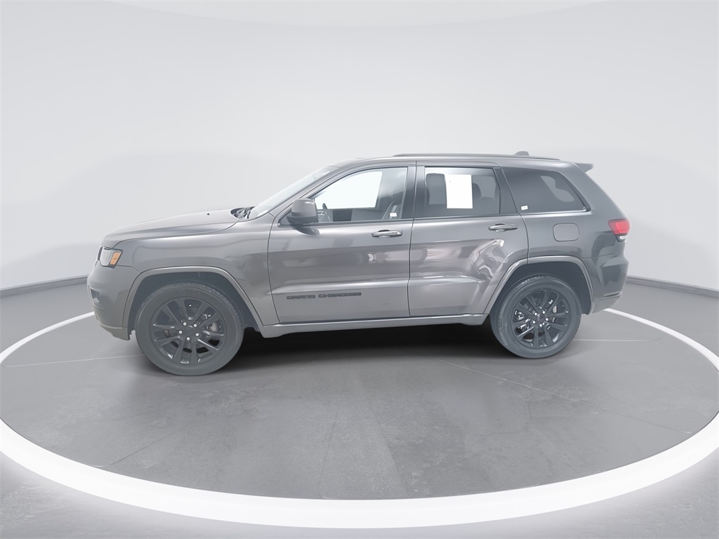 2021 Jeep Grand Cherokee Laredo X photo 4