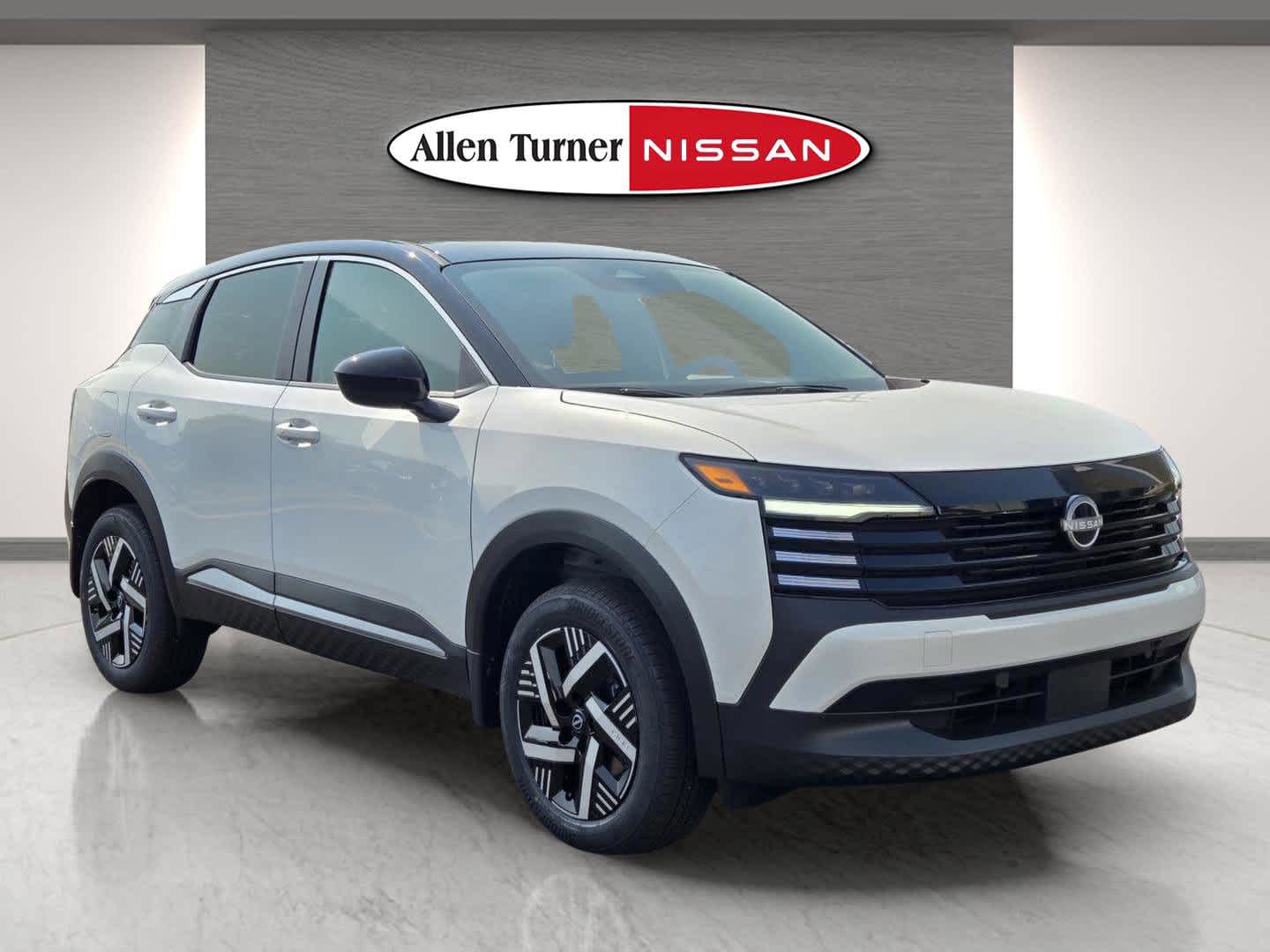 2025 Nissan Kicks SV's photo