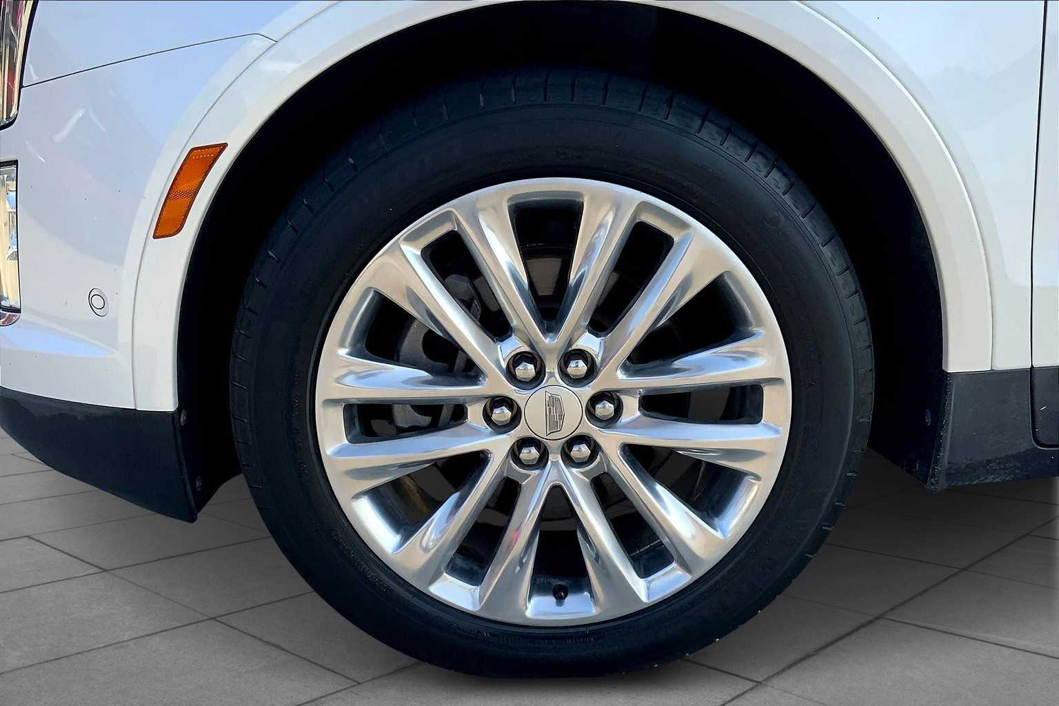 2017 Cadillac XT5 Platinum photo 9