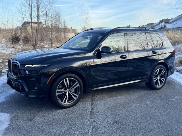 2024 BMW X7 40i's photo