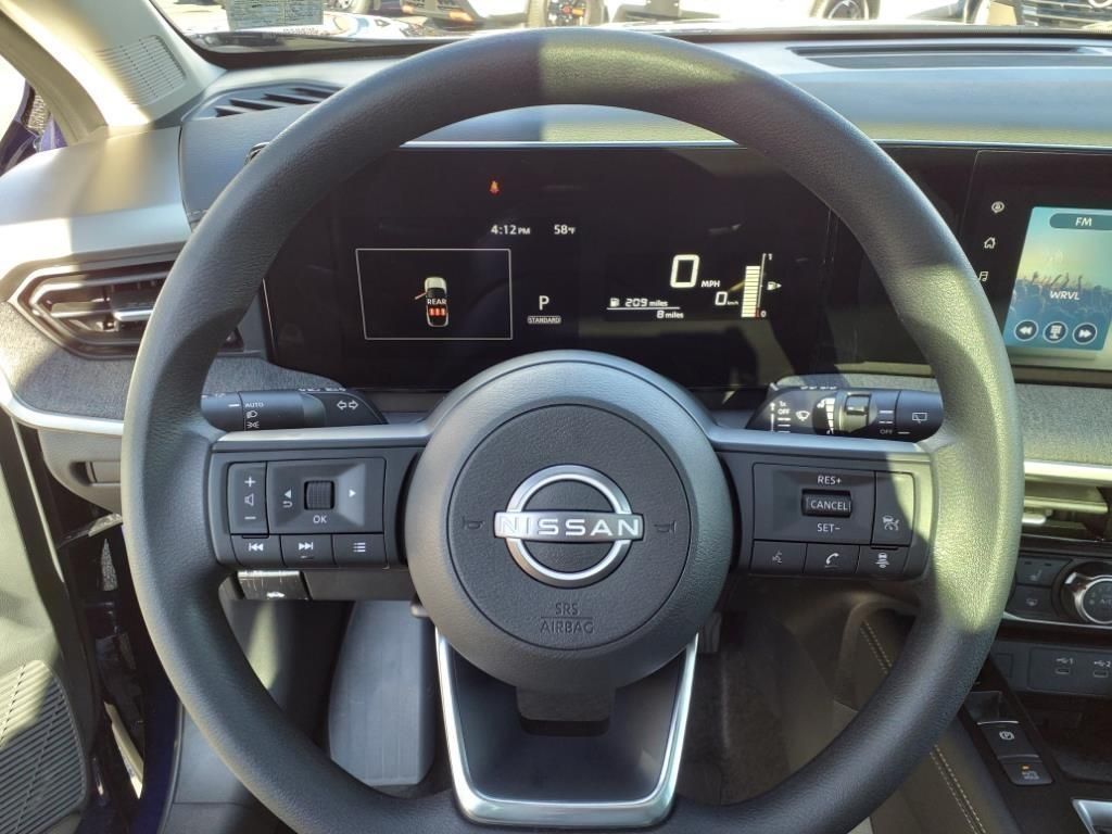 2025 Nissan Kicks SV photo 12