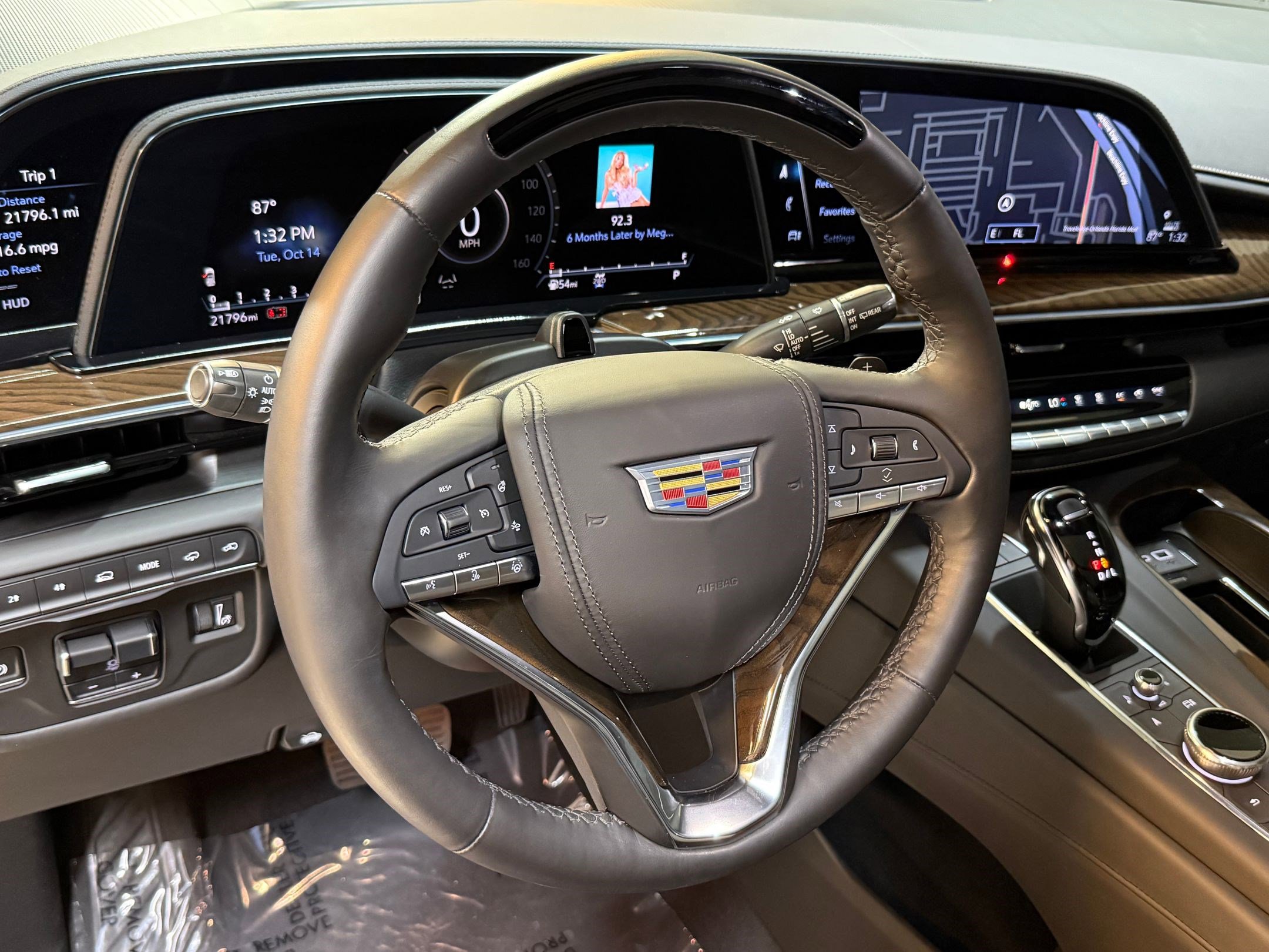 2024 Cadillac Escalade ESV Sport Platinum photo 4