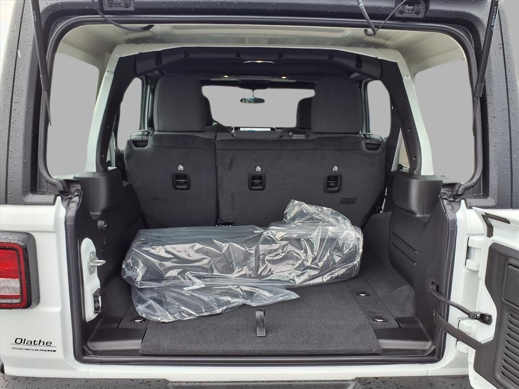 2025 Jeep Wrangler Sport photo 21