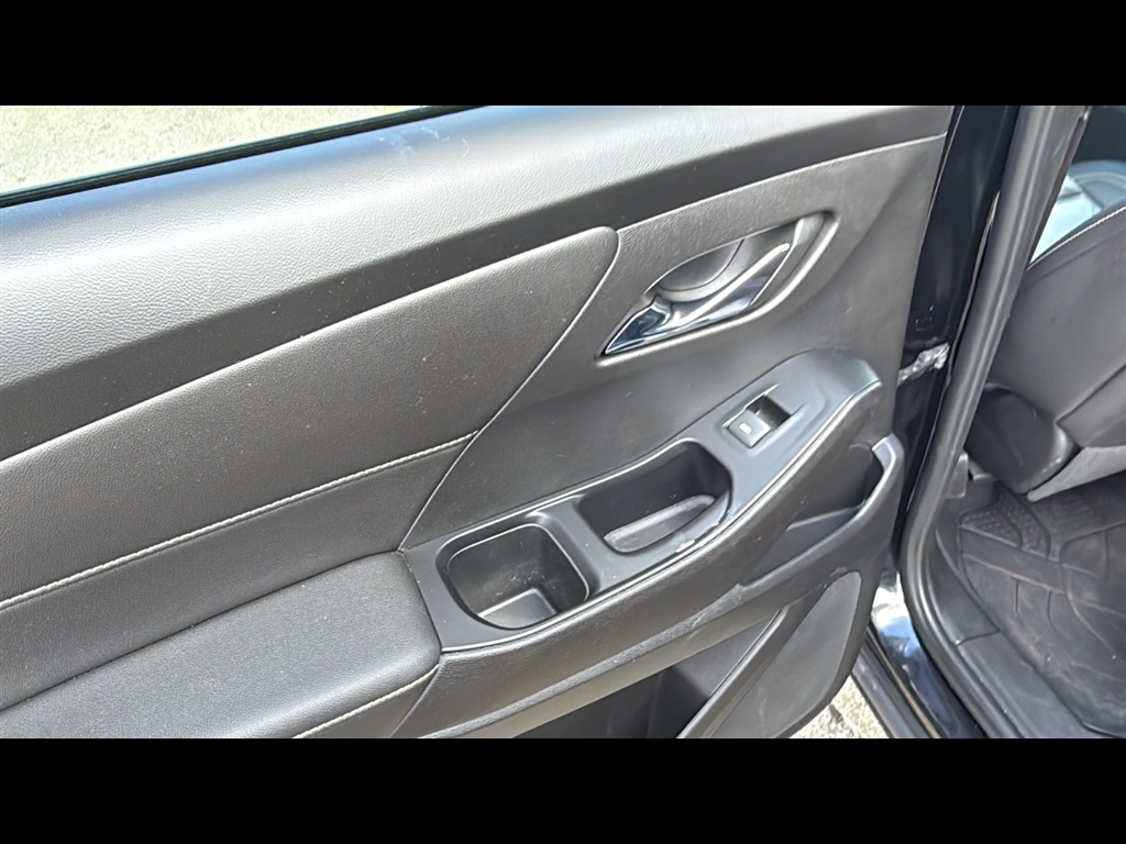 2023 Chevrolet Traverse Leather photo 16