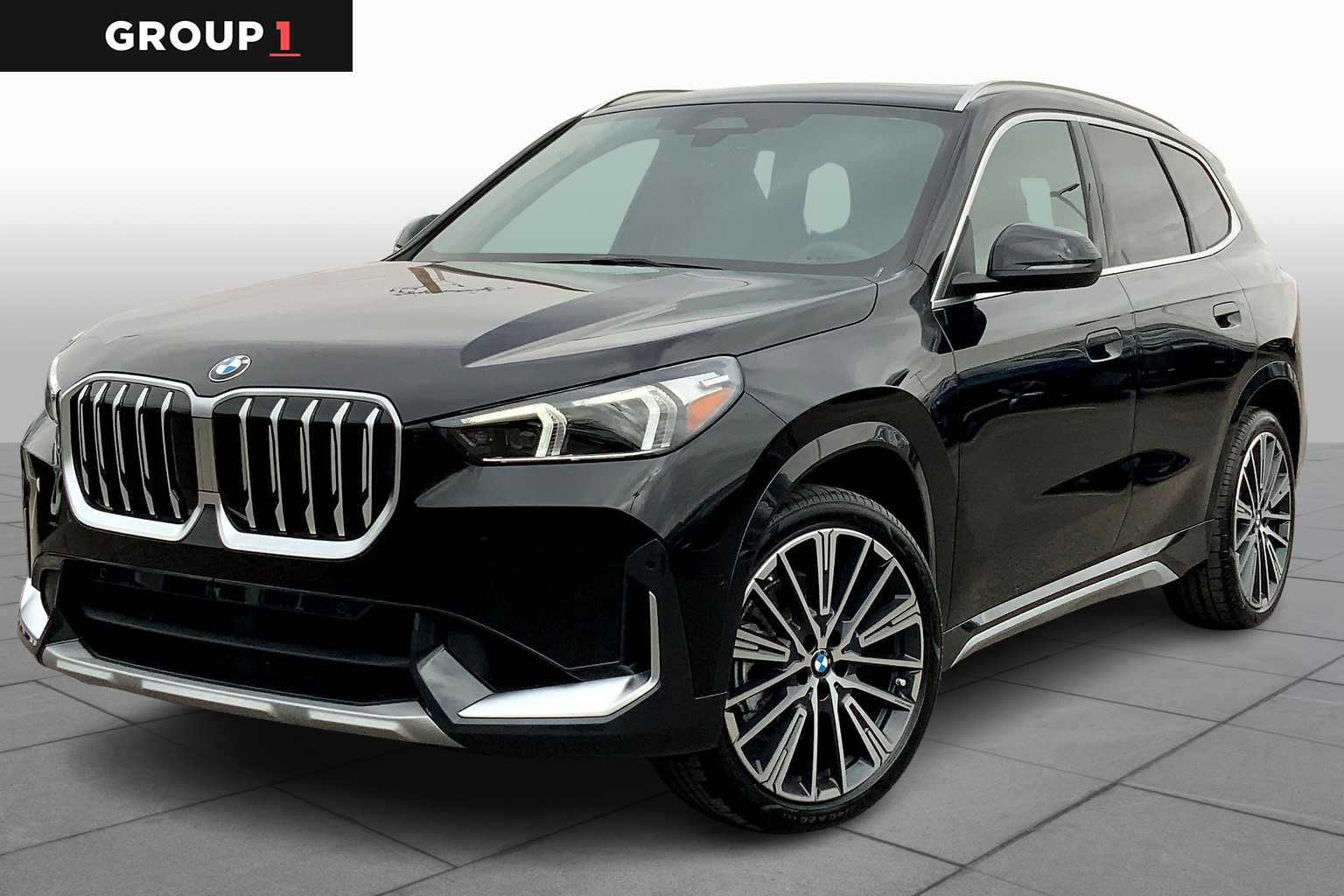 2025 BMW X1 28i's photo