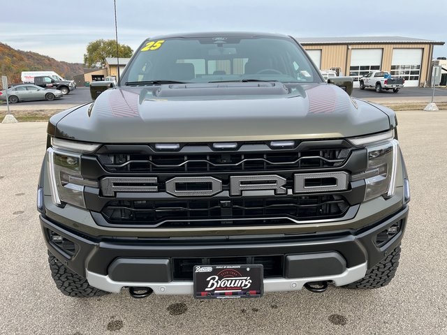 2025 Ford F-150 Raptor photo 2